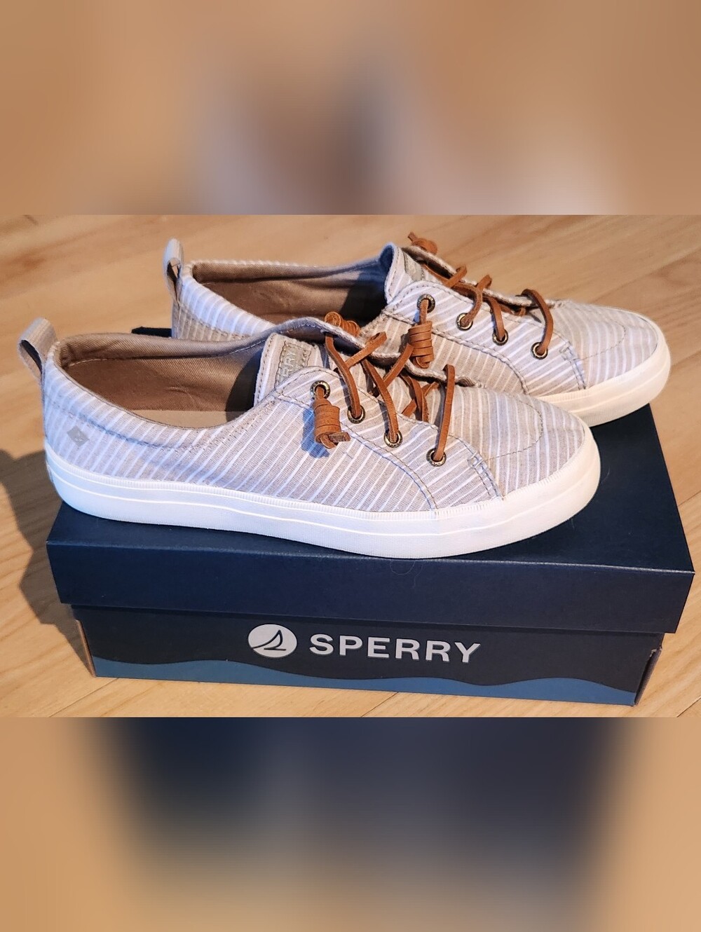 Sperry Women's Low-Top Linen and White Lace-Up Sneaker